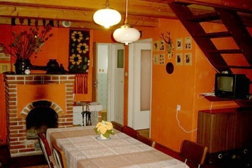 Pologne Privát Ateny, Extérieur